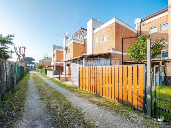 appartamento in vendita a Comacchio in zona Lido delle Nazioni