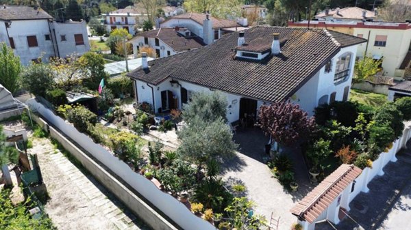 casa indipendente in vendita a Comacchio
