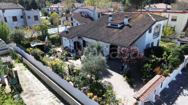 casa indipendente in vendita a Comacchio in zona Lido di Volano