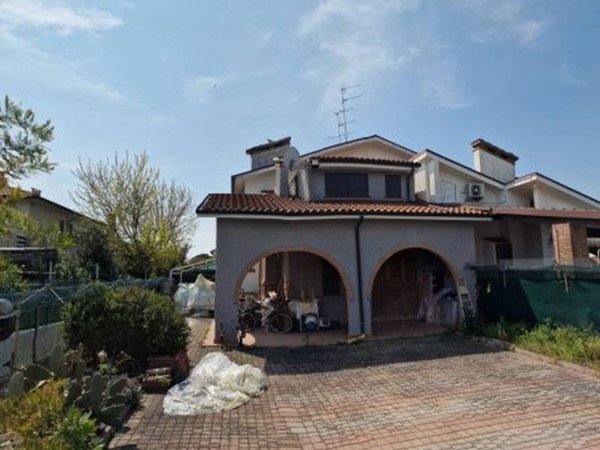 casa indipendente in vendita a Comacchio
