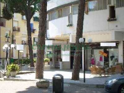negozio in vendita a Comacchio in zona Lido degli Estensi