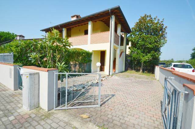 casa indipendente in vendita a Comacchio in zona Lido delle Nazioni