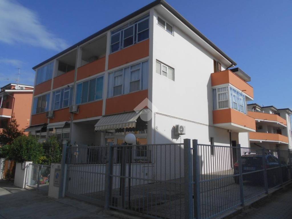 appartamento in vendita a Comacchio in zona Porto Garibaldi
