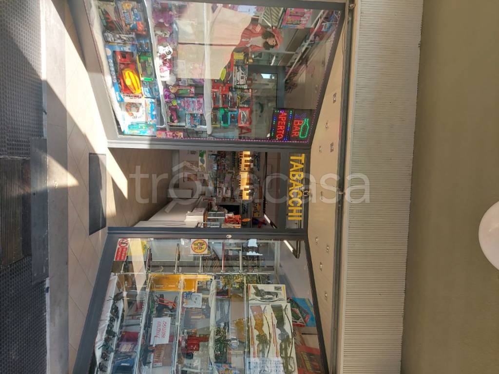 negozio in vendita a Comacchio in zona Lido delle Nazioni