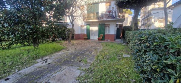 casa indipendente in vendita a Comacchio in zona Lido degli Estensi