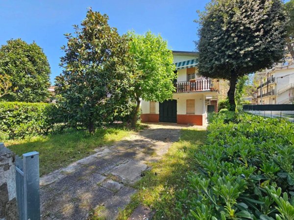 casa indipendente in vendita a Comacchio in zona Lido degli Estensi