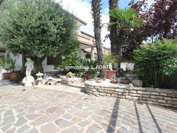 casa indipendente in vendita a Comacchio in zona Lido di Pomposa
