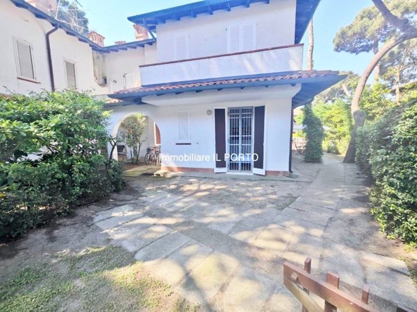 villa in vendita a Comacchio in zona Lido di Spina