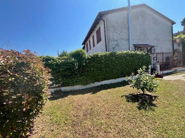 casa indipendente in vendita a Comacchio in zona Lido di Volano