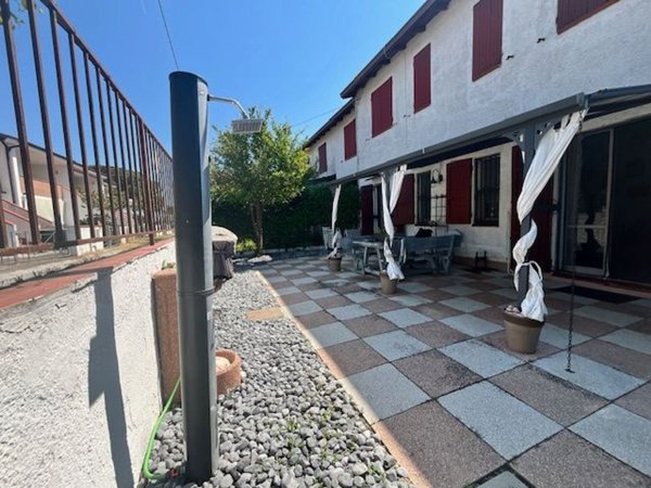 casa indipendente in vendita a Comacchio in zona Lido di Volano