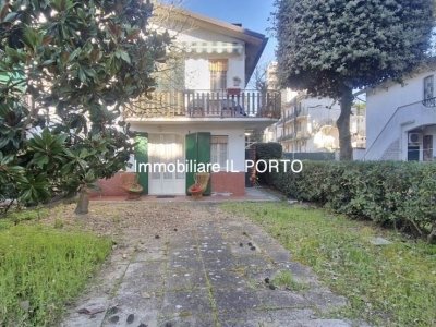 casa indipendente in vendita a Comacchio in zona Lido degli Estensi