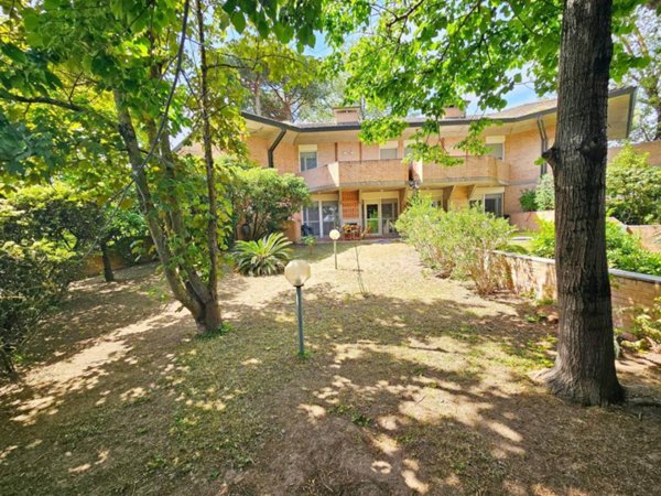 casa indipendente in vendita a Comacchio in zona Lido degli Estensi