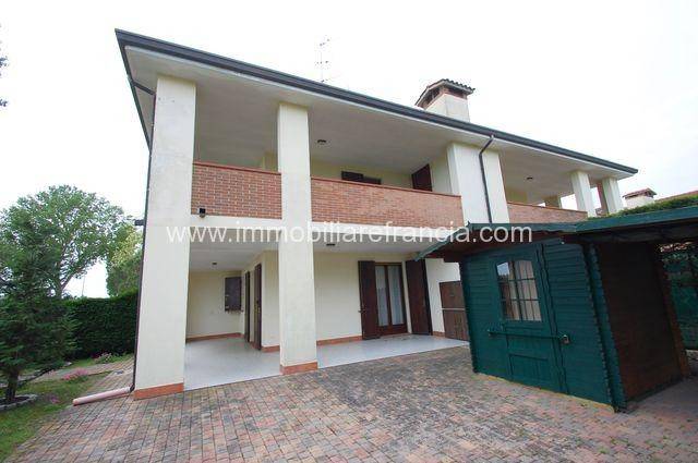 casa indipendente in vendita a Comacchio in zona Lido delle Nazioni