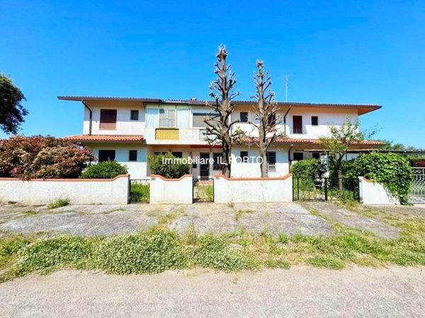 appartamento in vendita a Comacchio in zona Lido degli Scacchi