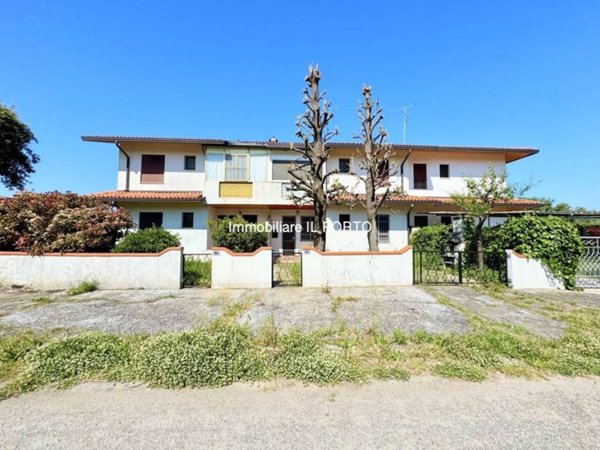 appartamento in vendita a Comacchio in zona Lido degli Scacchi