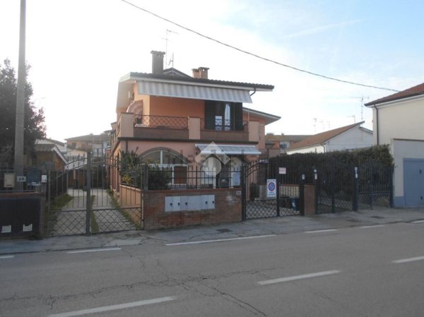 appartamento in vendita a Comacchio in zona Porto Garibaldi
