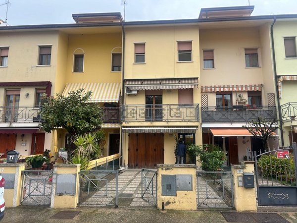 casa indipendente in vendita a Comacchio