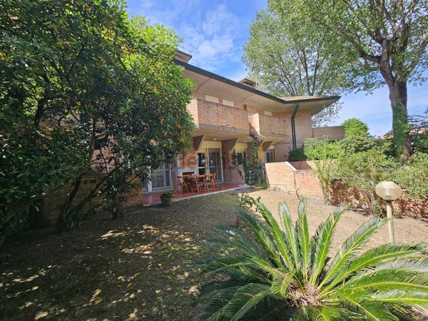 casa indipendente in vendita a Comacchio in zona Lido degli Estensi
