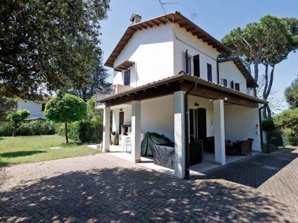 casa indipendente in vendita a Comacchio in zona Lido di Spina