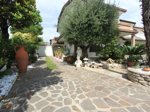 casa indipendente in vendita a Comacchio in zona Lido di Pomposa