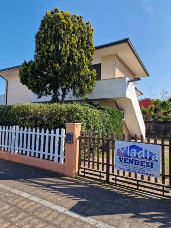 casa indipendente in vendita a Comacchio in zona Lido di Pomposa