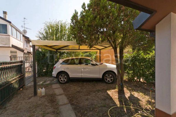 casa indipendente in vendita a Comacchio in zona Lido degli Scacchi