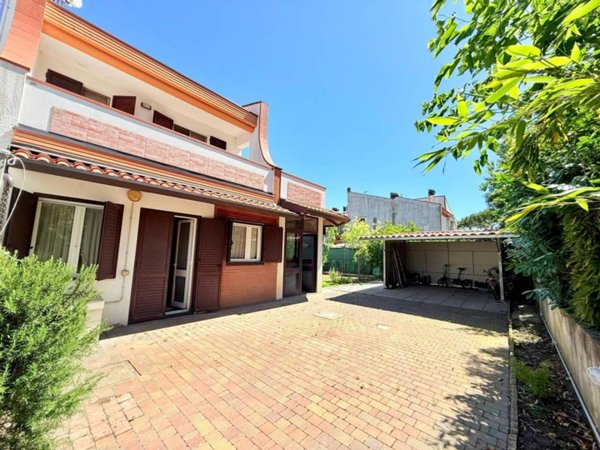 casa indipendente in vendita a Comacchio in zona Lido delle Nazioni
