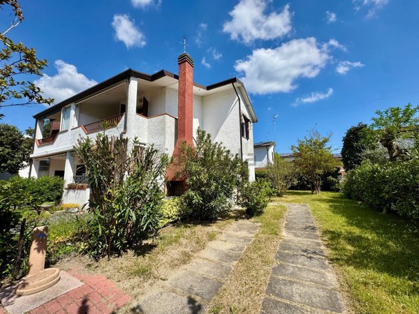 casa indipendente in vendita a Comacchio in zona Lido degli Scacchi