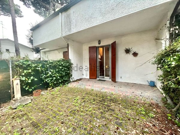 casa indipendente in vendita a Comacchio in zona Lido degli Estensi