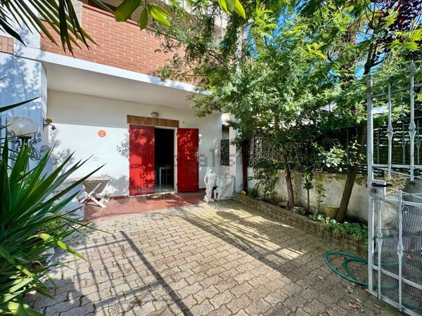 casa indipendente in vendita a Comacchio in zona Lido di Pomposa