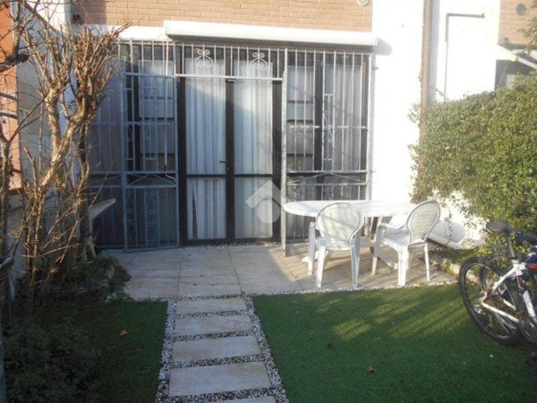 appartamento in vendita a Comacchio in zona Porto Garibaldi
