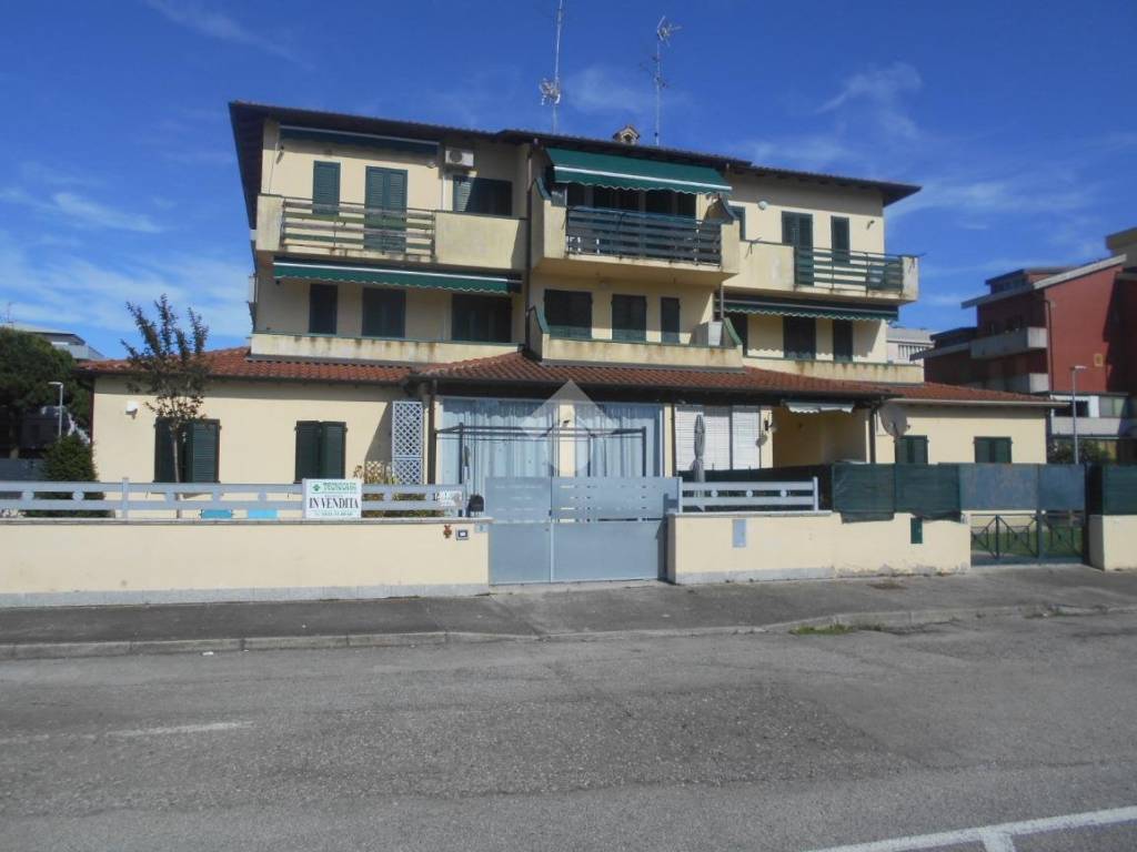 appartamento in vendita a Comacchio in zona Lido degli Scacchi