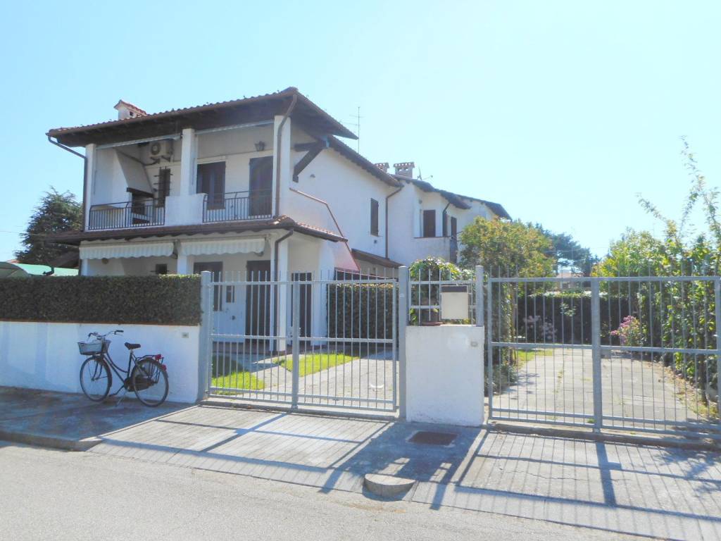 casa indipendente in vendita a Comacchio in zona Lido delle Nazioni