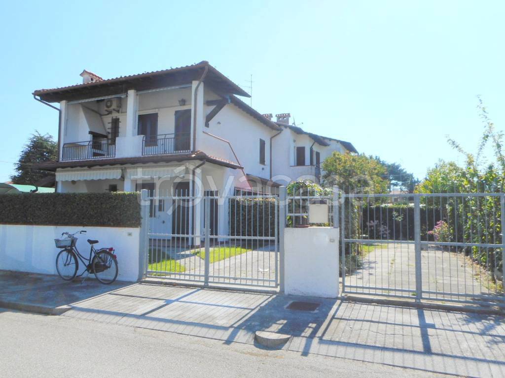 casa indipendente in vendita a Comacchio in zona Lido delle Nazioni