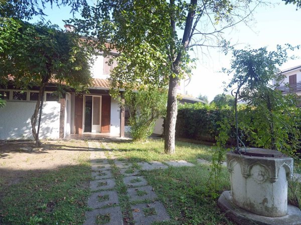 casa indipendente in vendita a Comacchio in zona Lido delle Nazioni