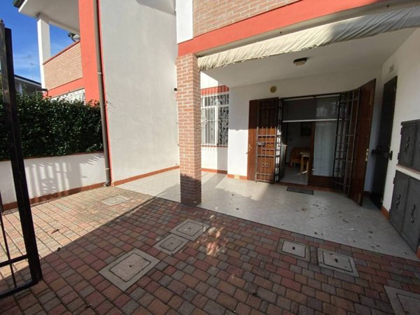 casa indipendente in vendita a Comacchio in zona Lido delle Nazioni