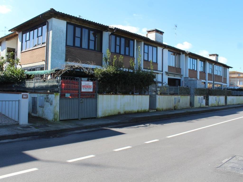 appartamento in vendita a Comacchio in zona Lido degli Estensi