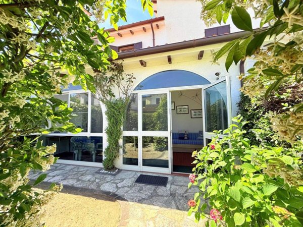 casa indipendente in vendita a Comacchio in zona Lido delle Nazioni