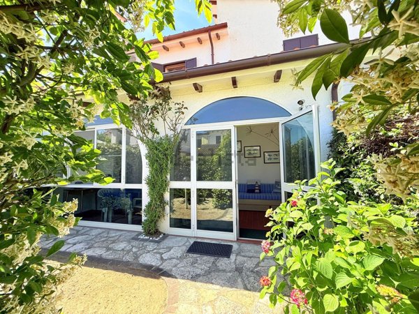 casa indipendente in vendita a Comacchio in zona Lido delle Nazioni