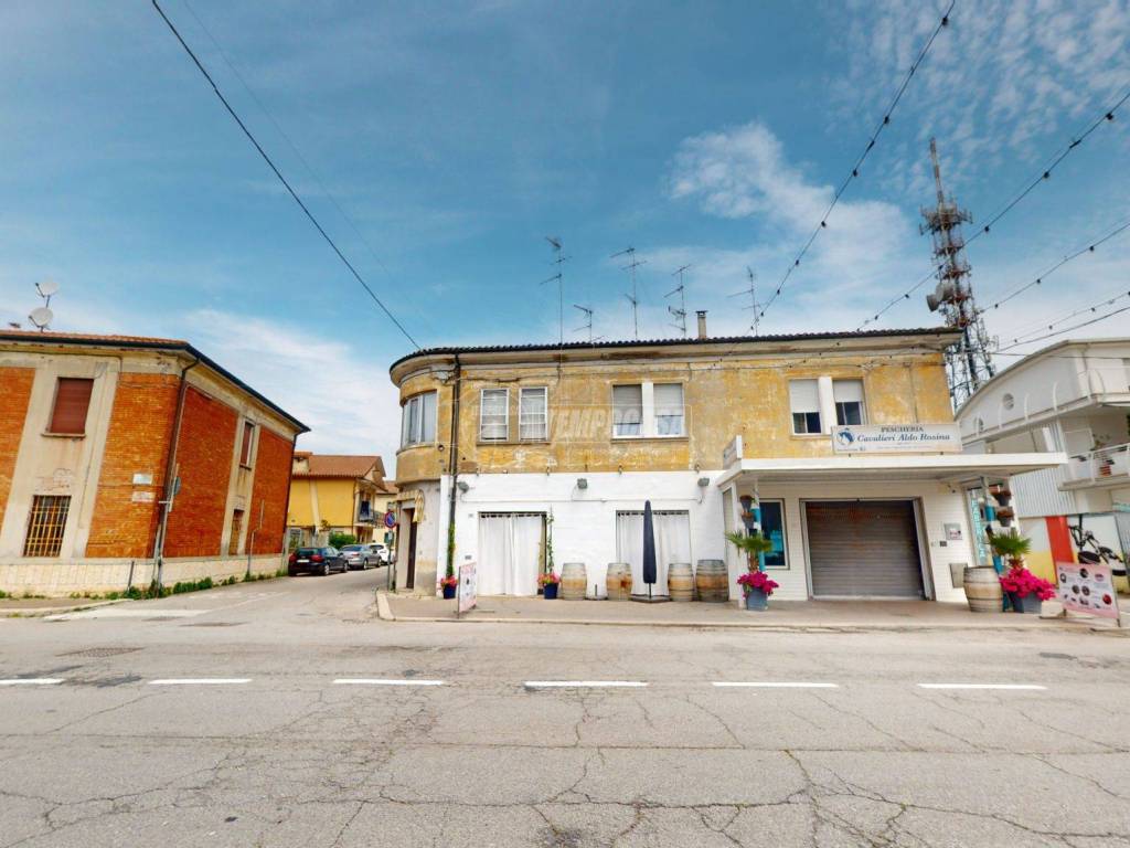 appartamento in vendita a Comacchio in zona Porto Garibaldi