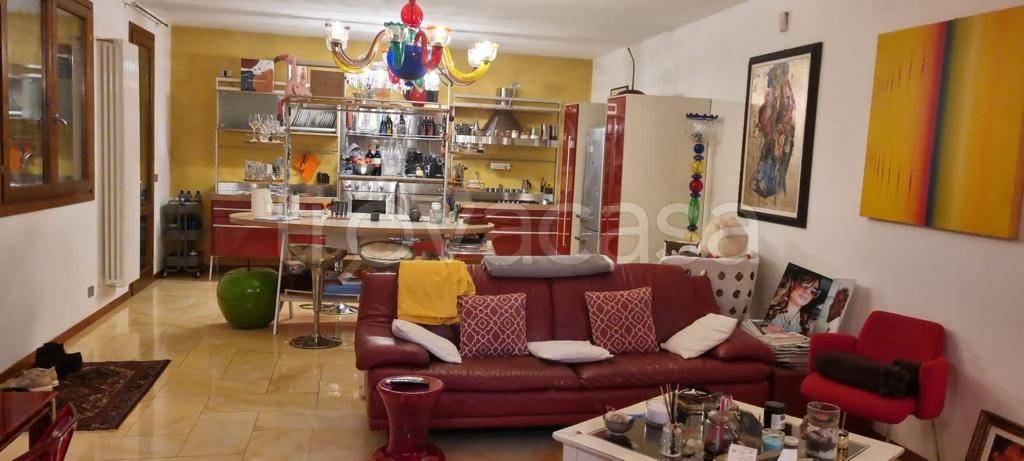 casa indipendente in vendita a Comacchio in zona Lido degli Estensi