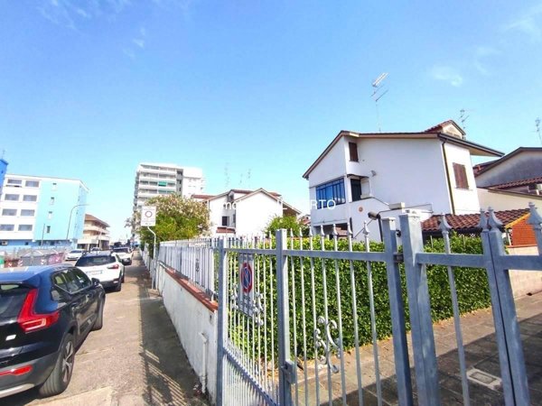 casa indipendente in vendita a Comacchio in zona Lido di Pomposa
