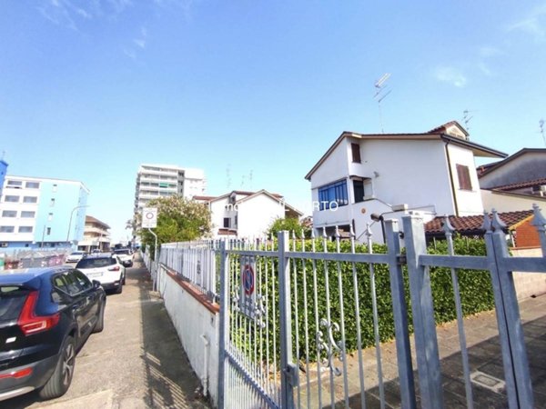 casa indipendente in vendita a Comacchio in zona Lido di Pomposa
