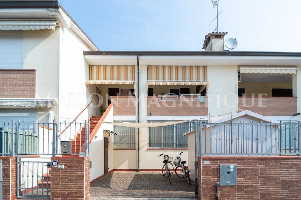 appartamento in vendita a Comacchio in zona Porto Garibaldi