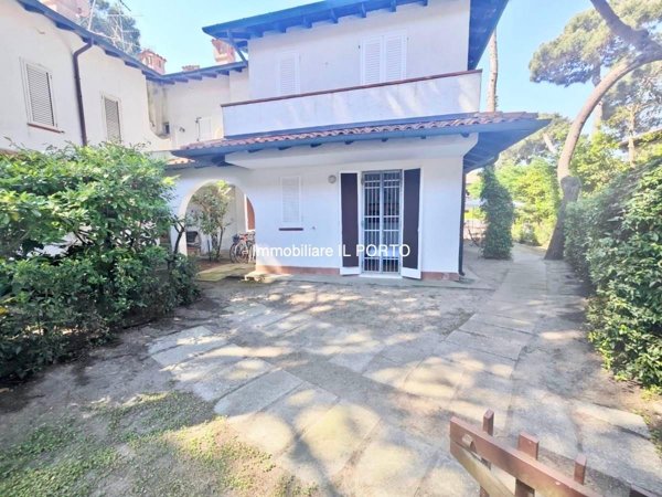 casa indipendente in vendita a Comacchio in zona Lido di Spina