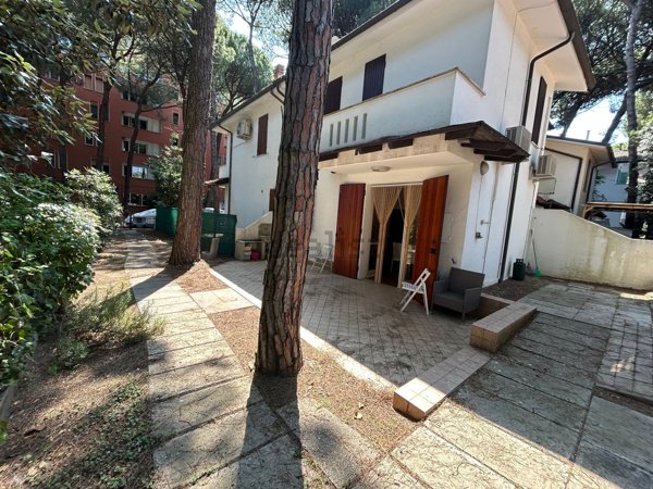 casa indipendente in vendita a Comacchio in zona Lido di Spina