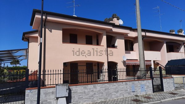 casa indipendente in vendita a Comacchio in zona Lido degli Scacchi