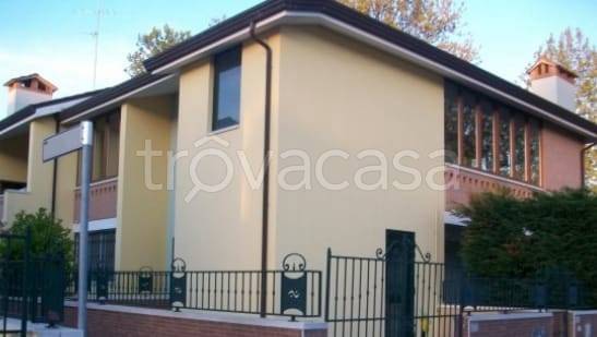 casa indipendente in vendita a Comacchio in zona Lido delle Nazioni