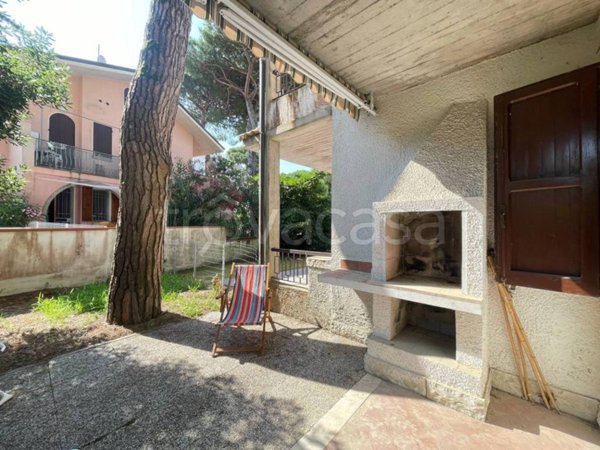 casa indipendente in vendita a Comacchio in zona Lido degli Estensi