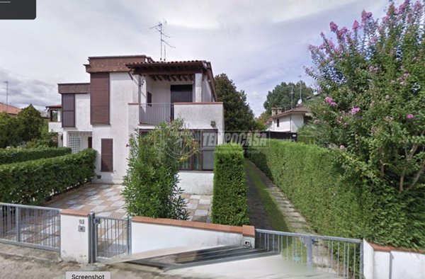 appartamento in vendita a Comacchio in zona Porto Garibaldi